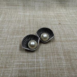 Shell & Pearl Earrings